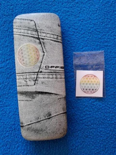 Květ života na pouzdru na brýlích